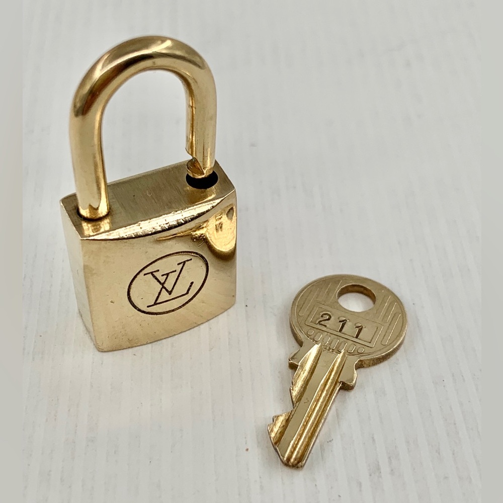 Authentic Vintage VGUC Louis Vuitton LV Lock & Key - #211 - Picture 3 of 5